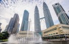 8f WB FT00330 KLCC 0002 E